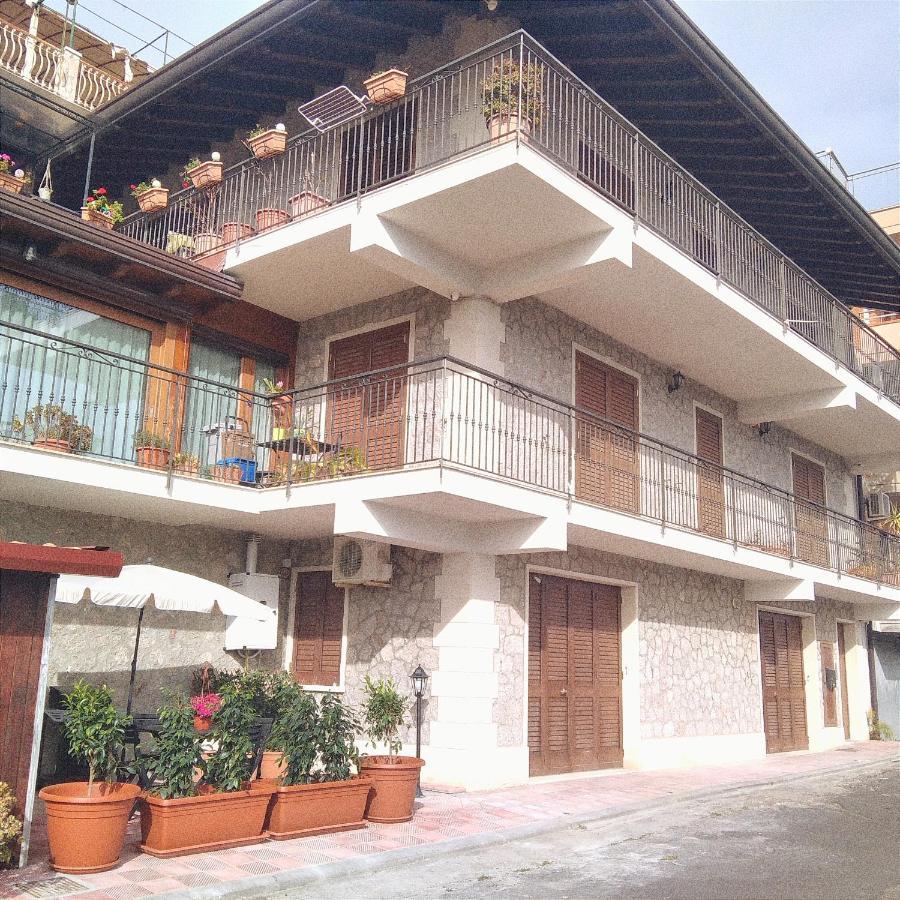 Appartement Casa Luca à Forza dʼAgro Extérieur photo